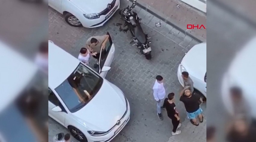 Kağıthane'de yol verme kavgası kamerada
