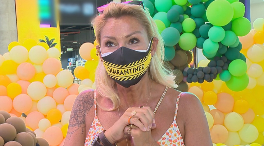 Pınar Altuğ artık teknede yaşıyor