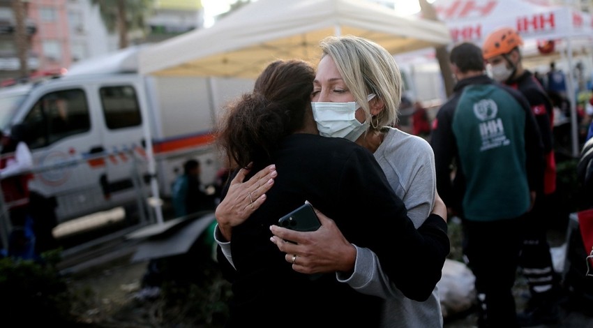 Depremden 2 saniye ile görüntülü konuşma sayesinde kurtuldular