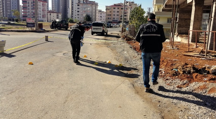 Kahramanmaraş'ta sevgilisini rahatsız eden şahsı ayaklarından vurdu!