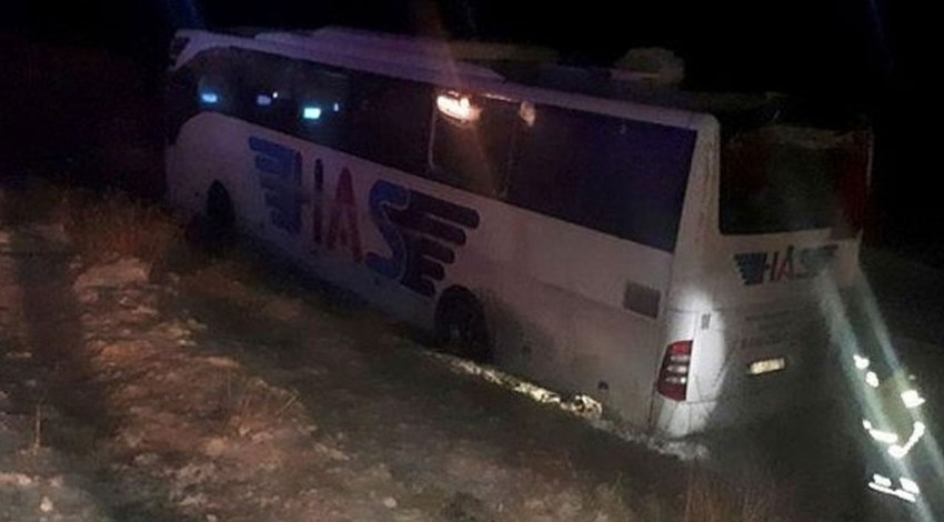 Otobüs, TIR ve otomobil birbirine girdi, 5 ölü