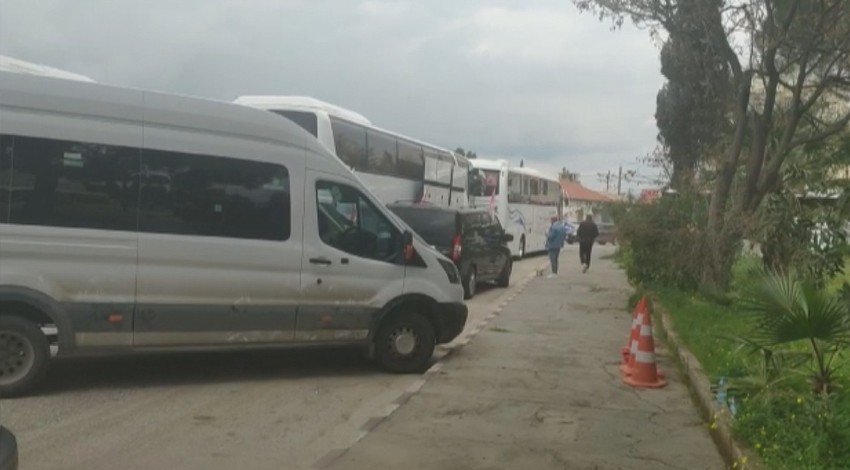 KKTC'de kovid-19 protestosu: Bin 800 araç Başbakanlık'a dayandı