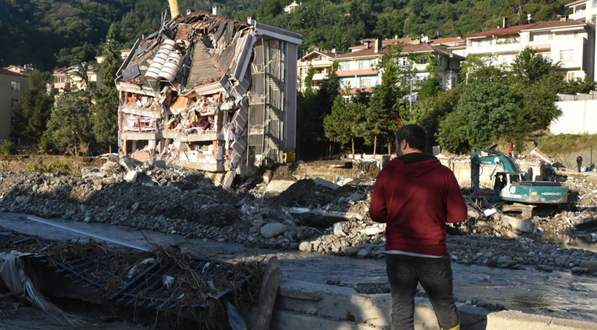 Sel felaketinde acı bilanço! Can kaybı 77'e yükseldi