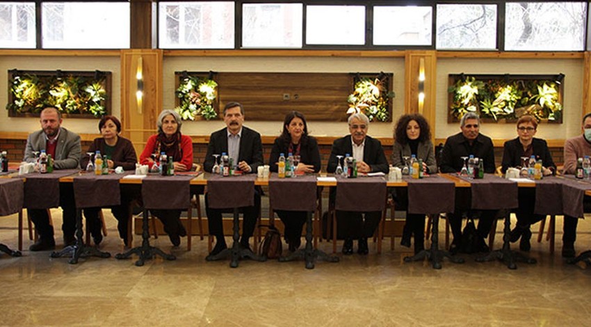7 parti, 3'üncü ittifak için bir araya geldi