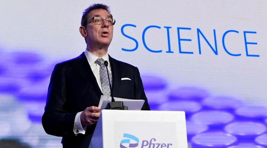 Pfizer CEO'sundan flaş dördüncü doz aşı açıklaması