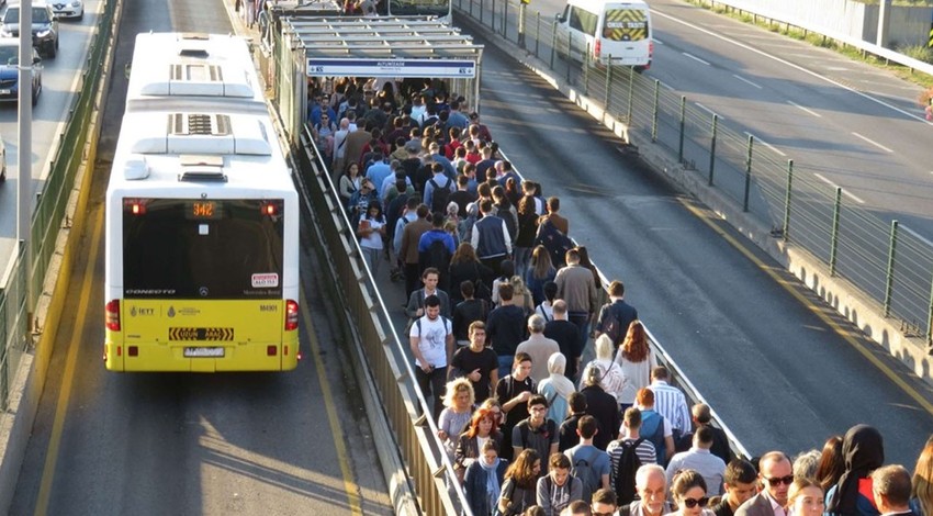 Bayramda toplu taşıma ücretsiz mi? Bayramda Otobüs ve metrobüsler ücretsiz olacak mı?