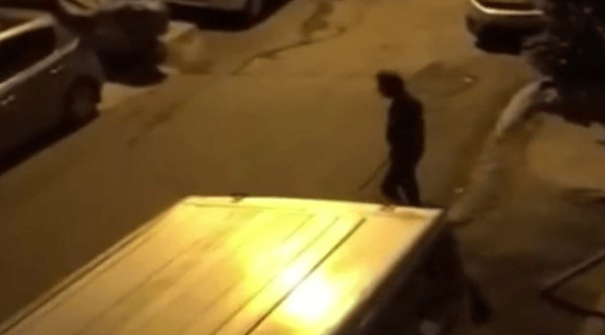 Maltepe'de sokak ortasında kayınbiraderinin arabasını levye ile parçaladı