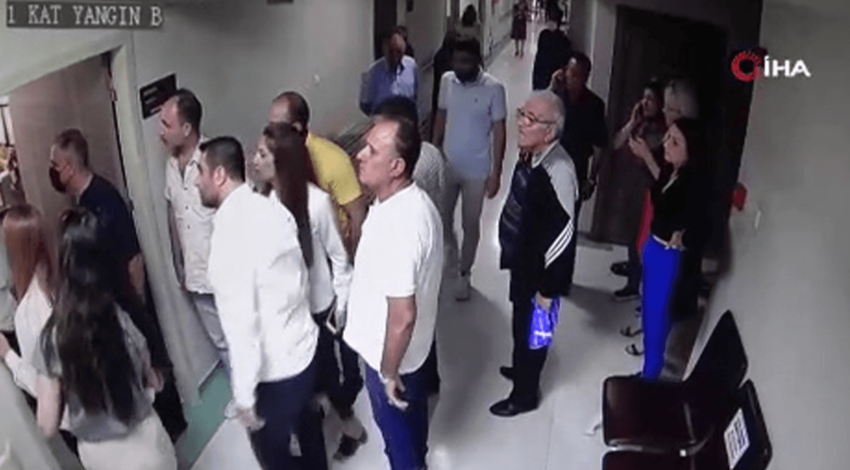 'Beynimdeki çipi çıkart' deyip doktoru silah çekerek darbetti