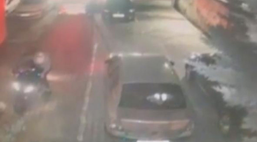 Kartal'da kask takan hırsız site bahçesinden motosiklet çaldı!