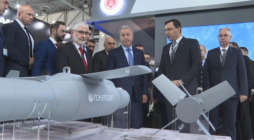 Milli Savunma Bakanı Akar, Polonya’da Savunma Sanayi Fuarı'na katıldı