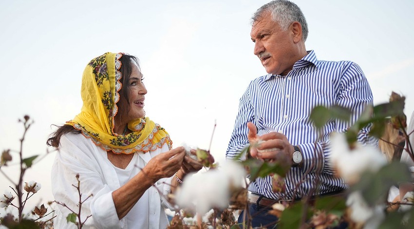 Türkan Şoray, ismini kendisinden alan pamuk hasadına katıldı! "Pamuğun sultanı olmak çok güzel bir şey"