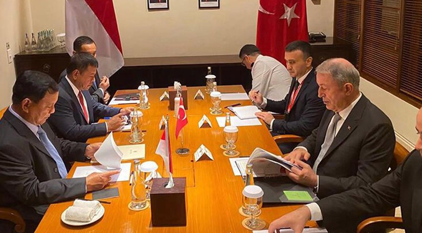 Milli Savunma Bakanı Hulusi Akar, Endonezyalı mevkidaşı Subianto ile görüştü
