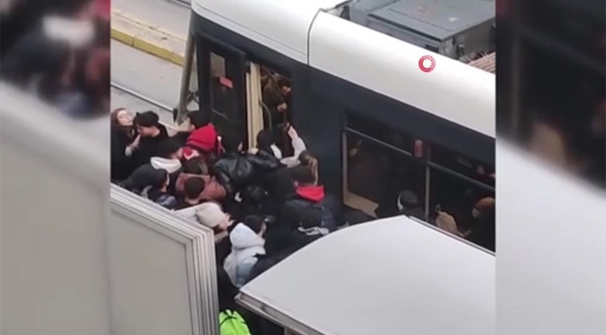 Bir kadını “taciz ettiği” iddia edilen şahıs, lise öğrencileri tarafından dayak yedi