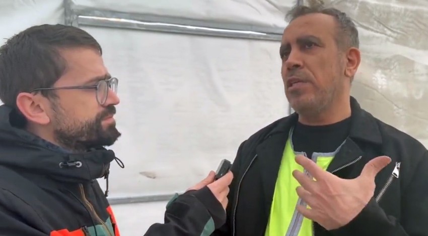 Haluk Levent "Hepinizden özür diliyorum" deyip telefonuna gelen mesajları tek tek gösterdi