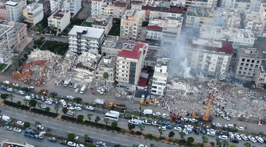 İstanbul'a getirilen depremzede sayısı 4 bin 660'a yükseldi