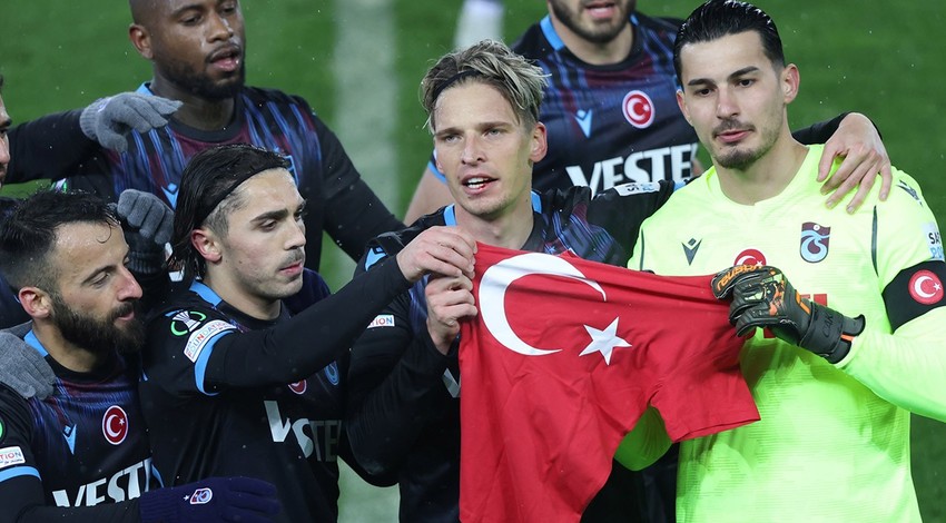 Türkiye tek renk! Trabzonspor, Basel'i devirdi ve rövanş öncesi avantajı kaptı