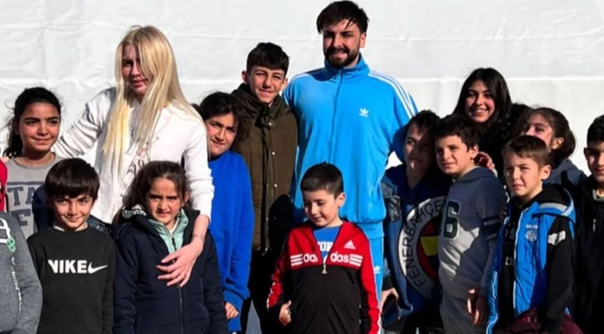"Helal olsun" dedirten hareket! Aleyna Tilki ile Sefo depremzede çocukları böyle eğlendirdiler...