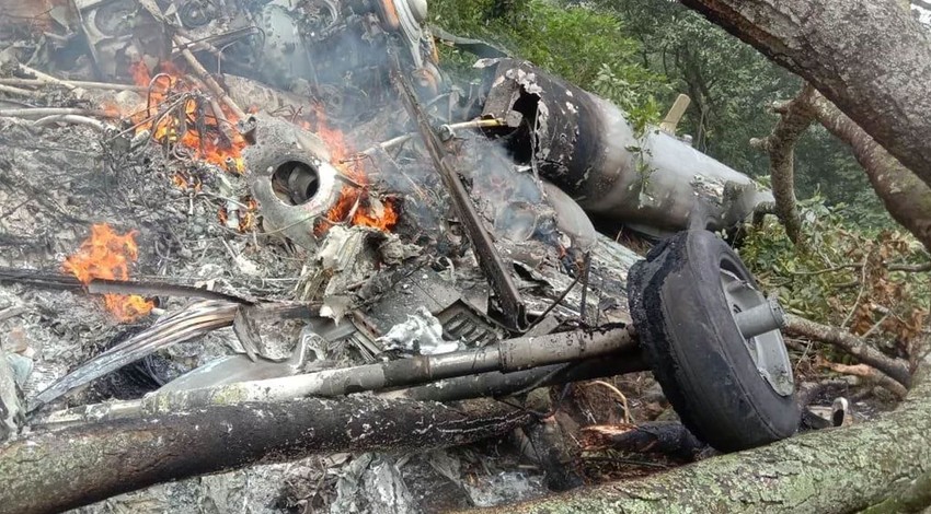 Türkiye sınırında sır dolu kaza! Teröristleri taşıyan helikopter kimin?