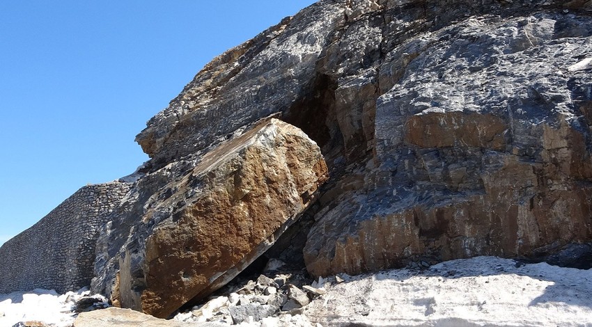 Bitlis-Tatvan kara yolunda korkutan hareketlilik