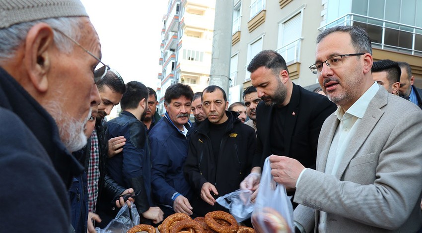 Kasapoğlu, vatandaşlarla bayramlaştı!