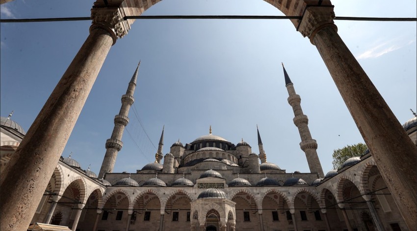 Sultanahmet Camii ibadete bugün açılacak