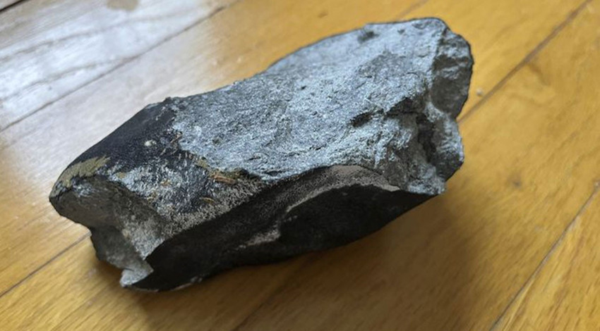 Evlerine taş atıldığını düşündüler! Gerçeği öğrenince şoke oldular