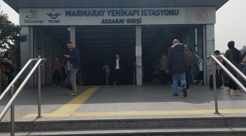 Marmaray'da korku dolu anlar! Feci şekilde can verdi