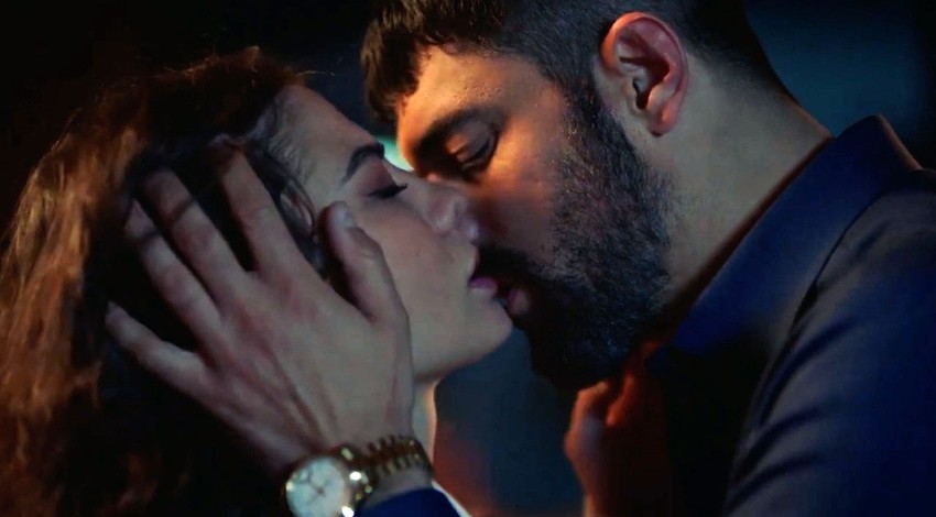 Demet Özdemir ile Engin Akyürek'in ateşli sevişme sahnesi izleyiciyi ekrana kilitledi