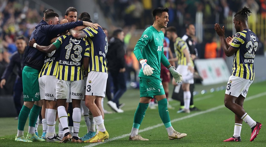 Fenerbahçe, Kadıköy'de Trabzonspor'u devirdi! Zirve takibini bırakmadı