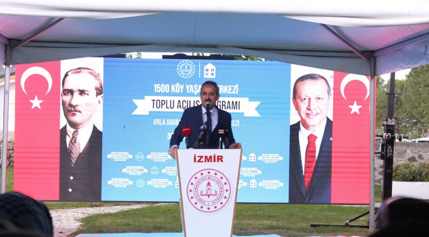 Milli Eğitim Bakanı Mahmut Özer'den İzmir'e müjdeler