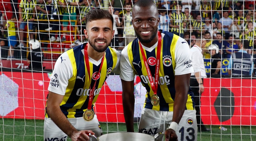 Yeni takımına imzayı atmıştı! Fenerbahçe, Enner Valencia’ya veda etti!