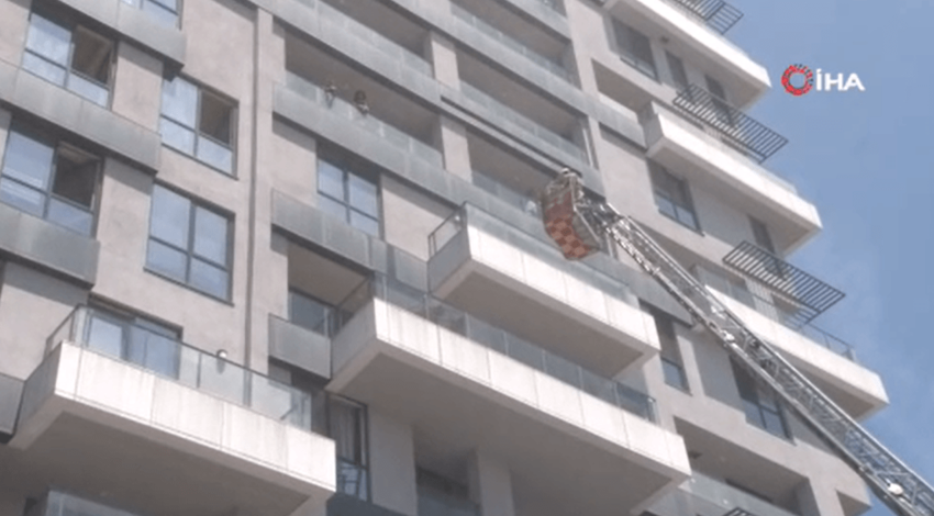 İstanbul'da rezidansta yangın: Mahsur kalanlar böyle kurtarıldı