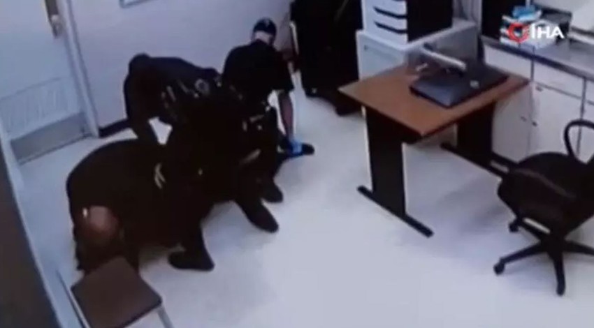 ABD polisinden syahi tutukluya şiddet! O anlar kamerada