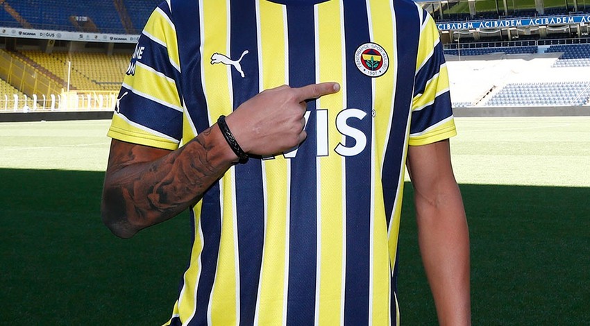 Kimse bunu beklemiyordu... Fenerbahçe 4. transferini yaptı! Yıldız futbolcunun bonservisi alındı