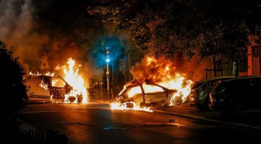 Fransa'da tansiyon yükseldi: Clamart kentinde sokağa çıkma yasağı ilan edildi