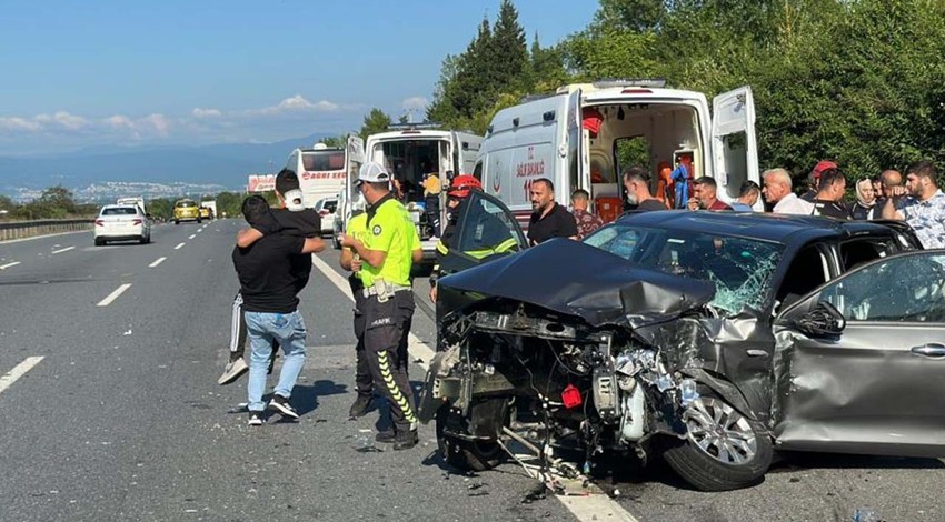 TEM Otoyolu'nda feci kaza: Can pazarı yaşandı! Çok sayıda yaralı var
