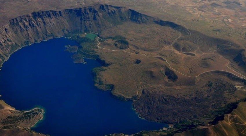 Son dönemde artan popülasyonları yüzünden Türkiye'nin korkulu rüyası oldu. Bu defa Nemrut Krater Gölü çevresinde 4 tanesi bir arada görüldü