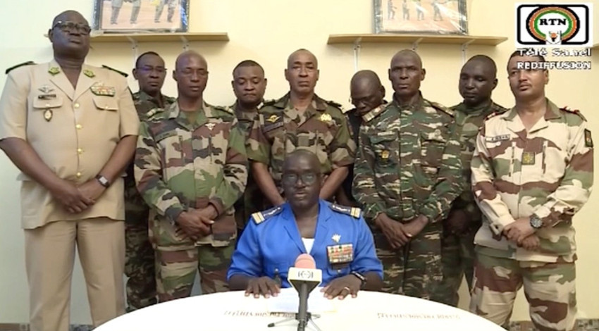 Nijer'de darbe! Asker yönetime el koydu