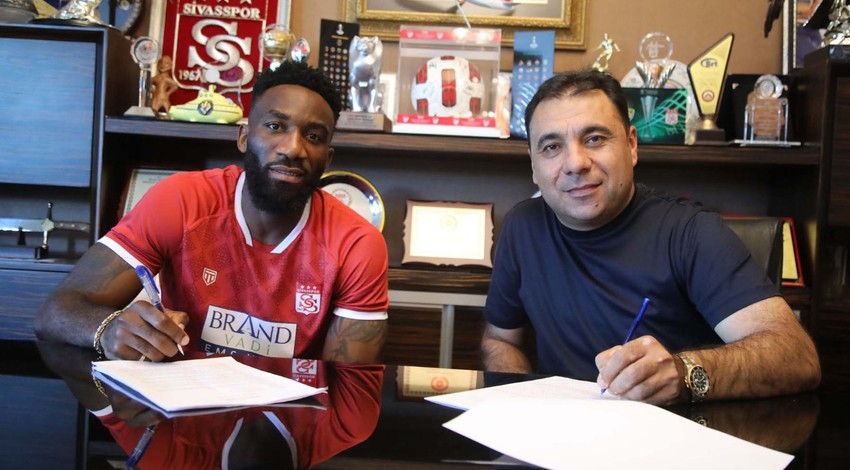 Sivasspor, Appindangoye'yi yeniden kadrosuna kattı