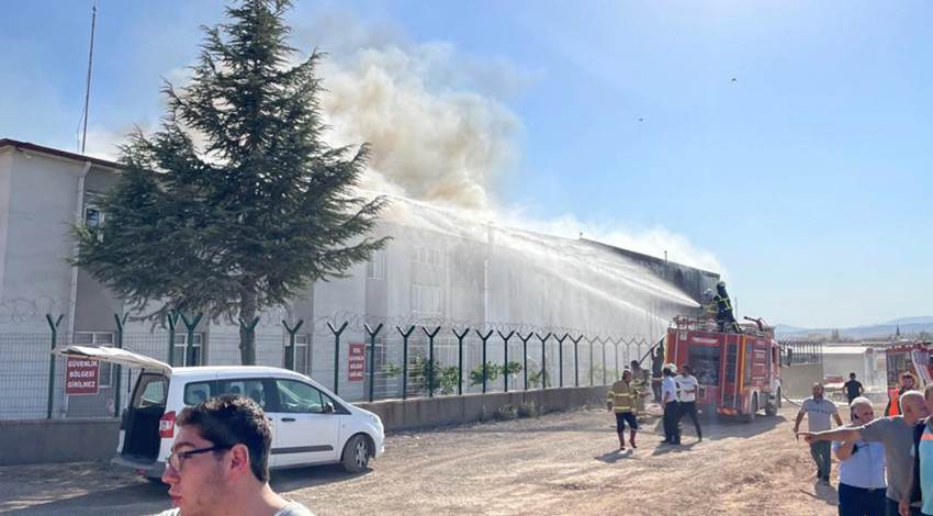 Kırıkkale'de fabrika yangını çıktı: Ekipler müdahale ediyor