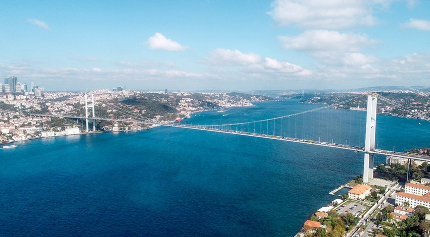 İstanbul Boğazı gemi geçişlerine çift yönlü kapatıldı