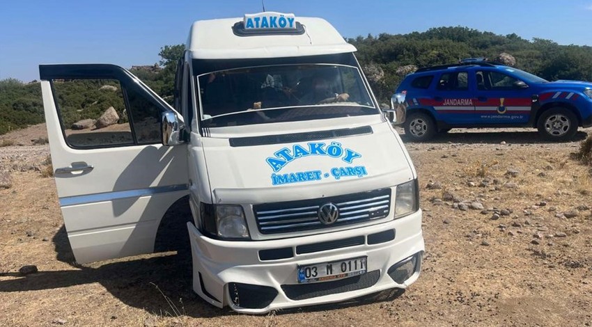 Ayvacık'ta 19 kaçak göçmen yakalandı. Organizatör gözaltına alındı