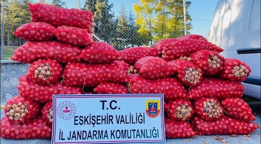 Bu da oldu! Soğanları çaldılar: 50 bin liralık soğan ele geçirildi