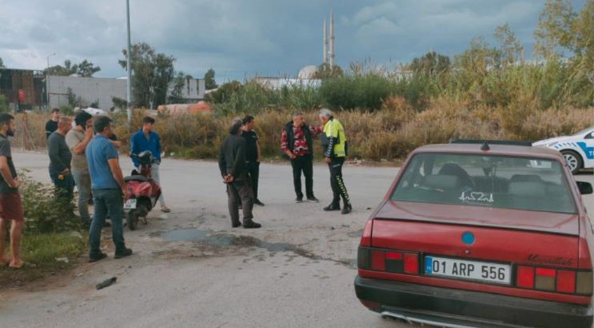 Antalya'da motosiklet ve otomobil kafa kafaya çarpıştı! Motosiklet sürücüsü yaralandı