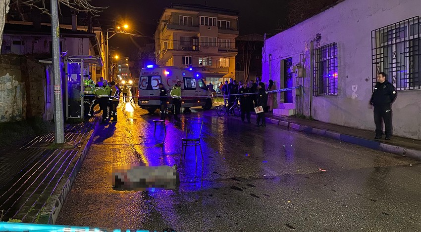Bursa'da feci kaza! Annesinin elini bırakan çocuk aracın altında kalarak ezildi!