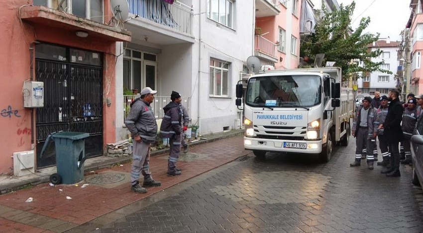 Türkiye'de yaşanan olay akıllara durgunluk verdi! Denizli’de ev sahibi 2 yıldır girmediği evine girince gözlerine inanamadı