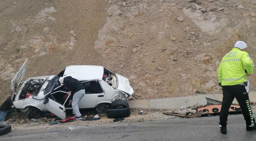 Kayganlaşan yol kazayı getirdi: Sürücü şans eseri yaralanmadı