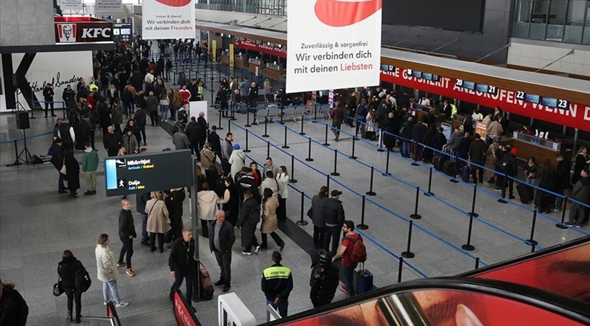 Kosovalılar artık Şengen Bölgesi'ne vizesiz seyahat ediyor