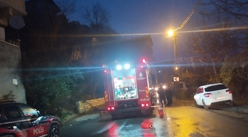 Gecekonduda çıkan yangın itfaiye ekipleri tarafından söndürüldü