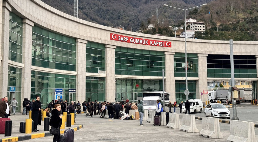 Yurt dışına çıkmak isteyenler Gürcistan’ı tercih ediyor! Sarp Sınır Kapısı'ndan 2023'te 6 milyonu aşkın yolcu geçti